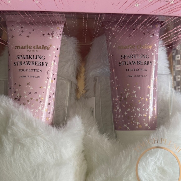Marie Claire Sparkling Strawberry 3-piece ultimate foot care set - Picture 3 of 3